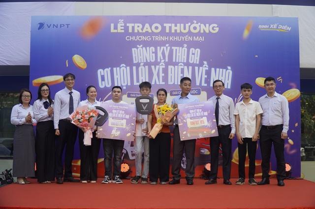 Đăng ký gói mạng 5.000 đồng/ngày, người đàn ông chài lưới trúng ô tô: 'Tưởng bị lừa'- Ảnh 3.