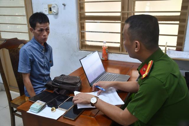 Đà Nẵng: Bắt nghi phạm trộm điện thoại của du khách nước ngoài ở biển Mỹ Khê - Ảnh 1.