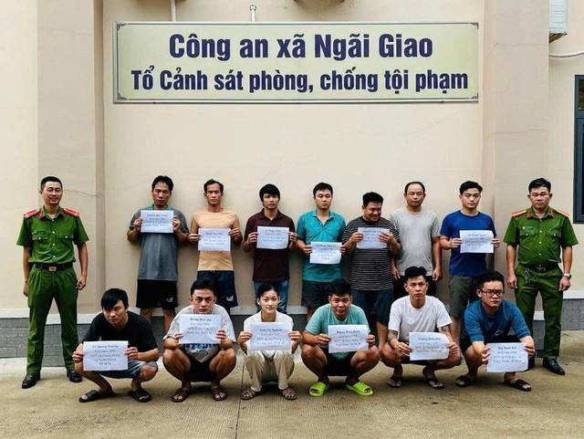 Giấu chai nước trong quần lót để qua mặt xét nghiệm ma túy, vẫn bị phát hiện - Ảnh 5.