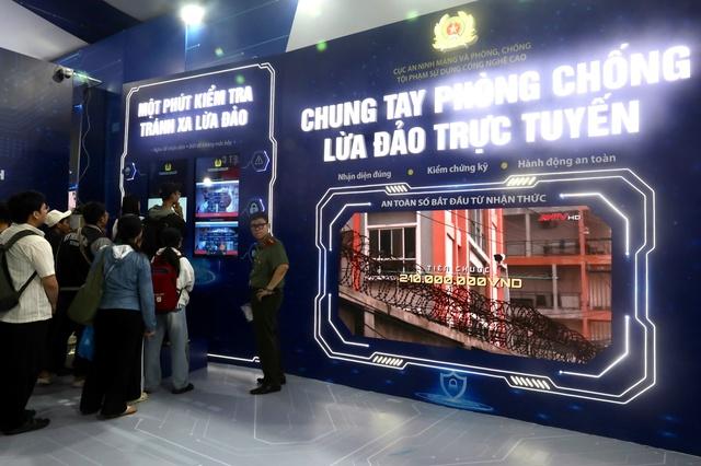 Gala 'Tổ quốc bình yên': Tái hiện 80 năm lịch sử An ninh nhân dân - Ảnh 17.
