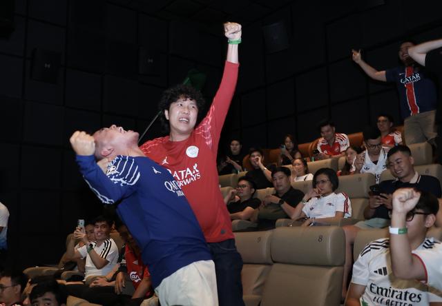 FanStation bùng nổ tinh thần 'từ fan thành bạn' đêm PSG bảo vệ ngôi vương trước Arsenal- Ảnh 3.