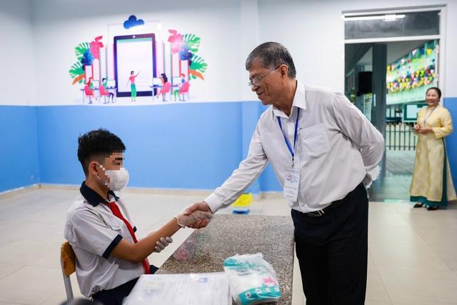 151.269 thí sinh TP.HCM bắt đầu thi lớp 10: Giám đốc Sở GD-ĐT nói về đề thi - Ảnh 1.