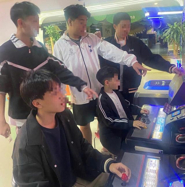 Mùa hè… lạnh đang diễn ra ở thành phố - Ảnh 5.