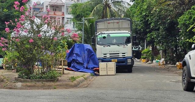 Người dân khốn khổ vì một chành xe ngang nhiên lấn chiếm lối đi công cộng - Ảnh 4.