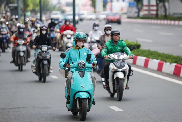 Đừng gọi tài xế công nghệ là lao động tự do- Ảnh 1.