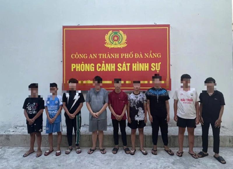 Đà Nẵng: Nhóm thanh thiếu niên dùng xe máy trộm cắp, mang đao truy đuổi đối thủ- Ảnh 1.