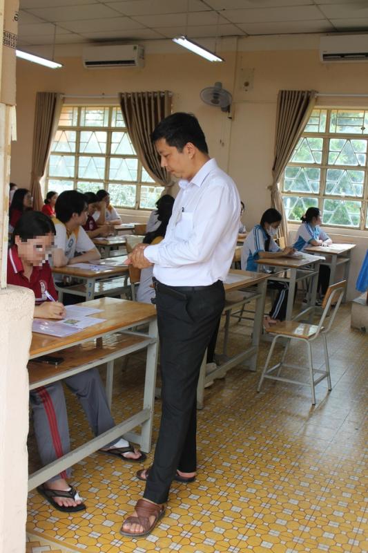Tai nạn giao thông trước ngày thi tốt nghiệp THPT, nữ sinh TP.HCM được giúp đỡ - Ảnh 2.