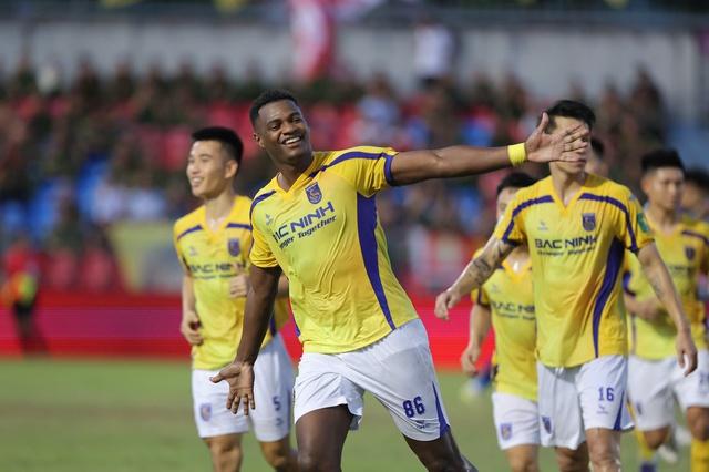 Cú đúp niềm vui của HLV Park Hang-seo, Bắc Ninh thắng nghẹt thở PVF-CAND: Thăng hạng V-League! - Ảnh 1. Cú đúp niềm vui của HLV Park Hang-seo, Bắc Ninh thắng nghẹt thở PVF-CAND: Thăng hạng V-League! - Ảnh 1.