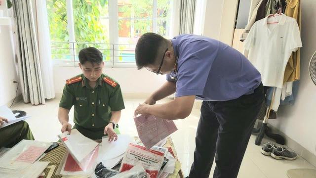 Khởi tố, bắt tạm giam 3 nguyên cán bộ thuế tỉnh Lào Cai- Ảnh 1.