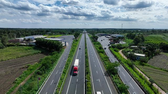 Ưu tiên làm cao tốc trên cầu cạn tại vùng đất 'siêu nhạy cảm' ĐBSCL- Ảnh 3.