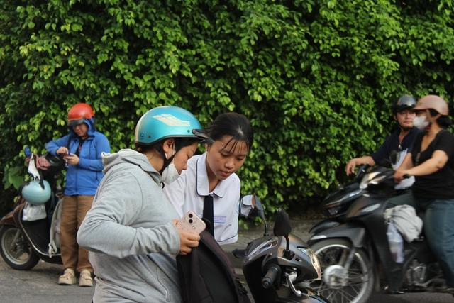 Mẹ học hết lớp 8 mong con đậu đại học ngành trí tuệ nhân tạo - Ảnh 9.