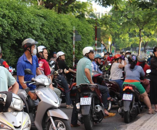 Mẹ học hết lớp 8 mong con đậu đại học ngành trí tuệ nhân tạo - Ảnh 8.