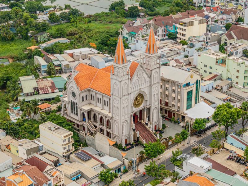 Ấn tượng nhà thờ Bình Thuận bên dòng kênh Đôi ở TP.HCM- Ảnh 3.