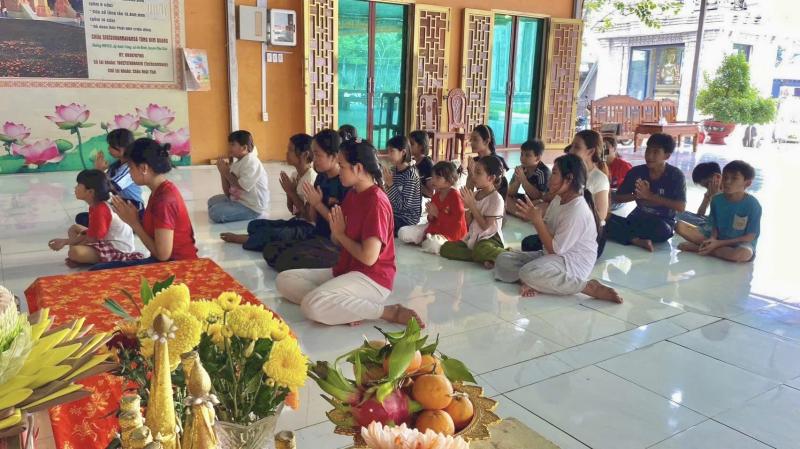 Ngôi chùa ở TP.HCM giữ tiếng mẹ đẻ cho trẻ em Khmer giữa vùng công nghiệp - Ảnh 4.