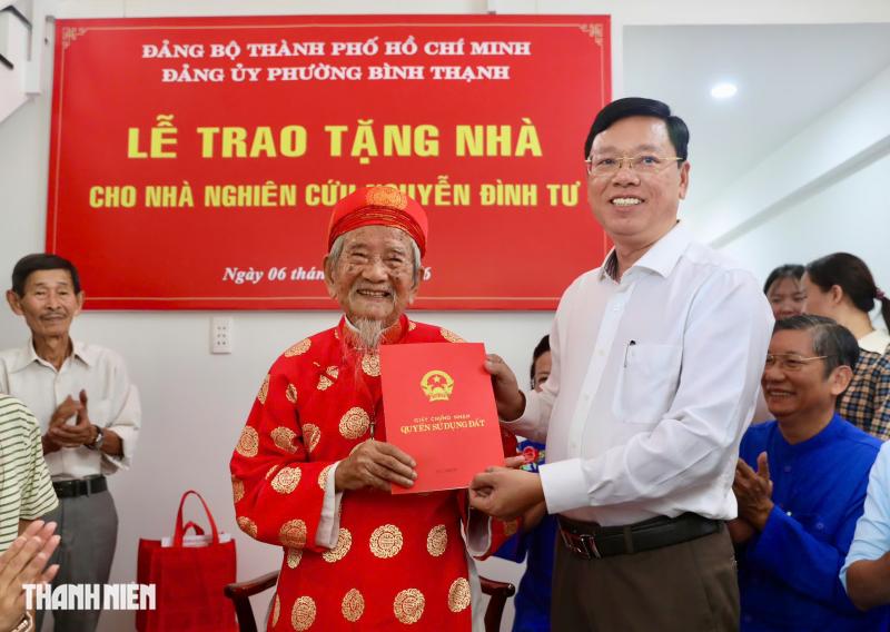 TP.HCM trao tặng nhà mới cho nhà nghiên cứu Nguyễn Đình Tư ở tuổi 106- Ảnh 1.