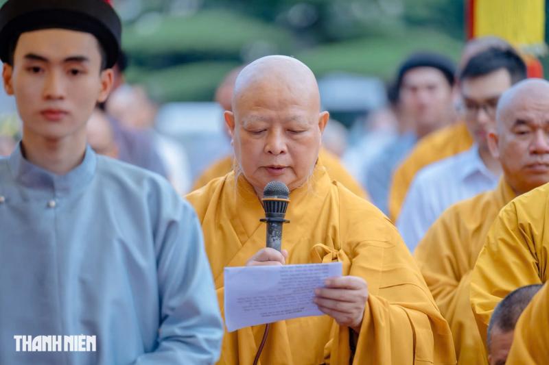 Tưởng niệm 63 năm Bồ tát Thích Quảng Đức tại tháp tôn trí xá lợi trái tim - Ảnh 11.