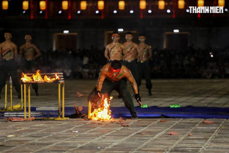 Mãn nhãn màn biểu diễn của cảnh sát đặc nhiệm, kỵ binh... tại Đại nội Huế- Ảnh 9.