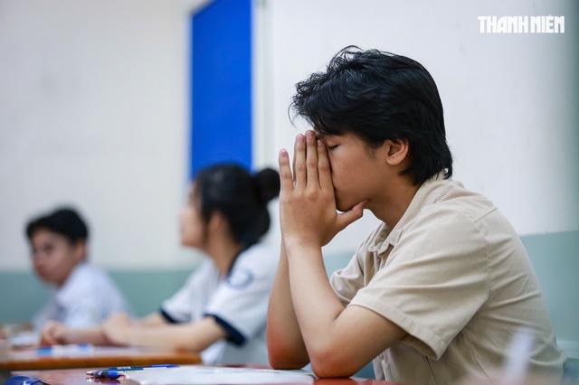 Thí sinh IELTS 7.5, SAT 1.430 than khó với đề tiếng Anh thi tốt nghiệp THPT - Ảnh 1.