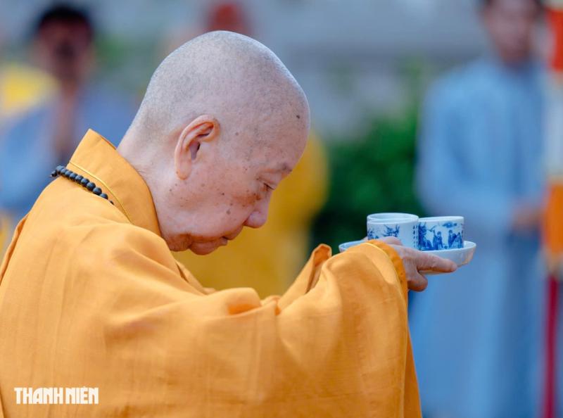 Tưởng niệm 63 năm Bồ tát Thích Quảng Đức tại tháp tôn trí xá lợi trái tim - Ảnh 6.