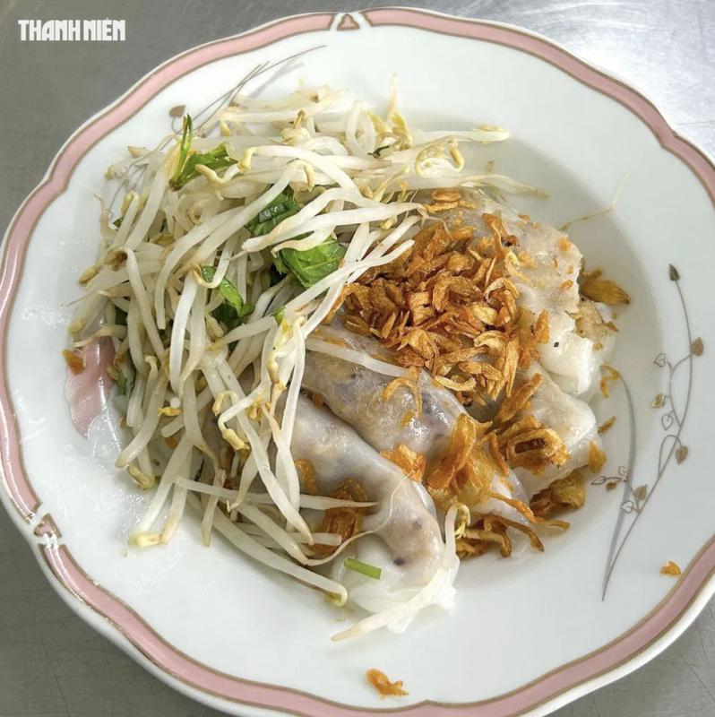 Quán bánh cuốn Michelin ở trung tâm TP.HCM: Thâm niên 65 năm, bà chủ có thói quen đặc biệt- Ảnh 7. Quán bánh cuốn Michelin ở trung tâm TP.HCM: Thâm niên 65 năm, bà chủ có thói quen đặc biệt- Ảnh 7.