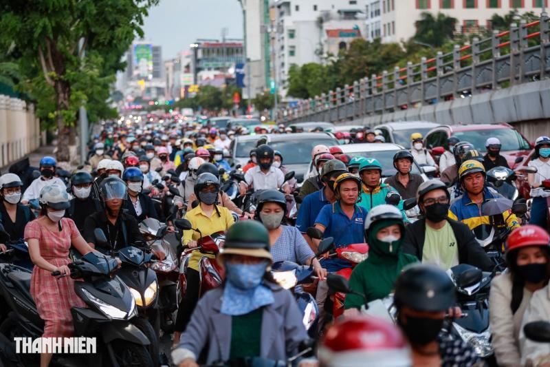 Sau đường Cộng Hòa và vòng xoay Điện Biên Phủ, TP.HCM đang đổi cách chống kẹt xe - Ảnh 4.