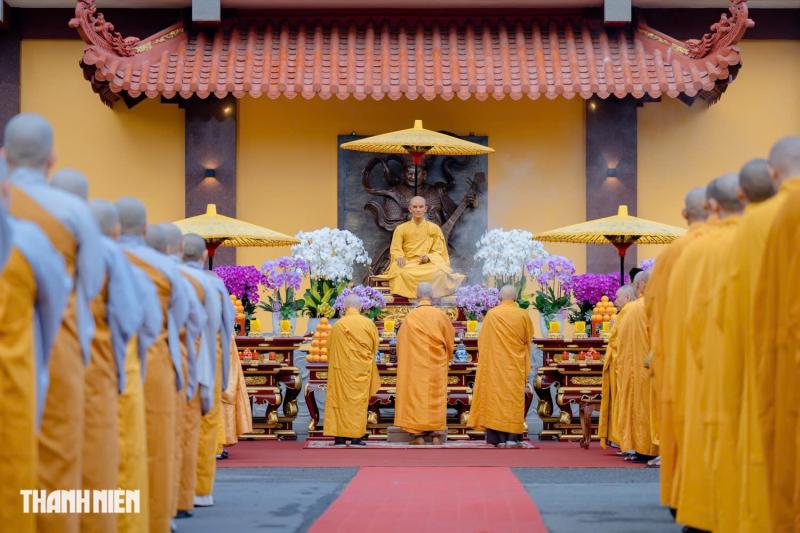 Tưởng niệm 63 năm Bồ tát Thích Quảng Đức tại tháp tôn trí xá lợi trái tim - Ảnh 7.