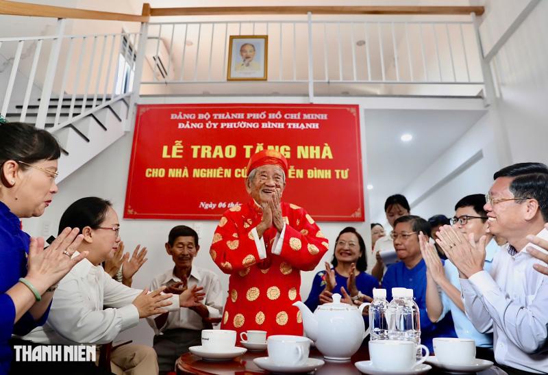 TP.HCM trao tặng nhà mới cho nhà nghiên cứu Nguyễn Đình Tư ở tuổi 106- Ảnh 2.