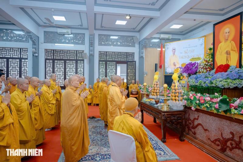 Trang nghiêm lễ tưởng niệm 63 năm Bồ tát Thích Quảng Đức vị pháp thiêu thân tại TP.HCM - Ảnh 3.