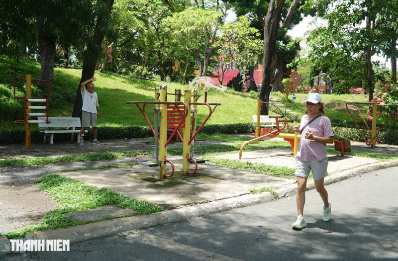 Bên trong Công viên Lê Thị Riêng, nơi đang tìm mộ liệt sĩ hy sinh năm 1968 - Ảnh 16.