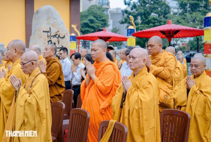 Tưởng niệm 63 năm Bồ tát Thích Quảng Đức tại tháp tôn trí xá lợi trái tim - Ảnh 15.