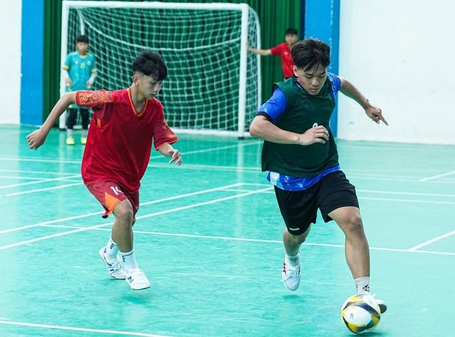 CLB Thái Sơn Nam: HLV Tây Ban Nha 'tìm vàng' từ hơn 2.600 thí sinh nam, nữ- Ảnh 3.