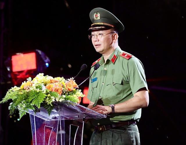 Khai mạc chuỗi sự kiện Gala 'Tổ quốc bình yên' tại phố đi bộ Nguyễn Huệ- Ảnh 1.