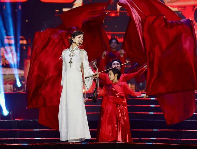Khai mạc chuỗi sự kiện Gala 'Tổ quốc bình yên' tại phố đi bộ Nguyễn Huệ- Ảnh 8.
