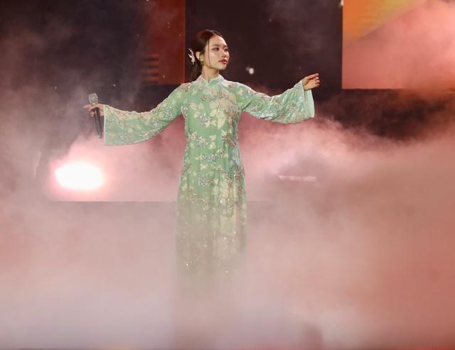 Khai mạc chuỗi sự kiện Gala 'Tổ quốc bình yên' tại phố đi bộ Nguyễn Huệ- Ảnh 12.