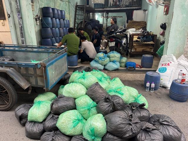 Bắt 3 lò sản xuất giá đỗ ngậm hóa chất cấm hơn 1.000 tấn - Ảnh 4.