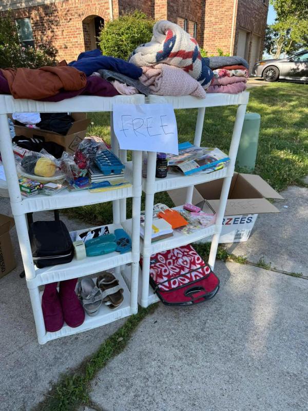 Người Việt ở Mỹ đi garage sale: nơi đồng xu 25 cent vẫn còn giá trị - Ảnh 5.