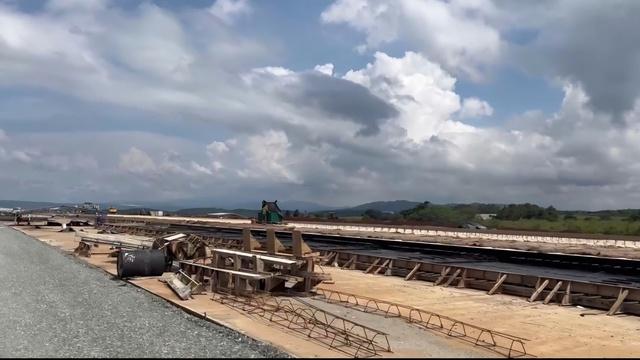 Sân bay Liên Khương sau 3 tháng đóng cửa nâng cấp, đạt tiến độ thế nào?- Ảnh 3.