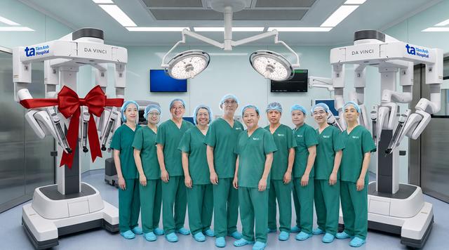 Bệnh viện Tâm Anh phẫu thuật hàng ngàn ca bằng ‘siêu robot’ thế hệ mới - Ảnh 1.