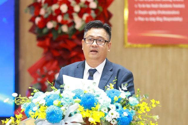 Hiệu trưởng Trường ĐH Công nghệ thông tin nói về đào tạo kỹ sư IT hiện nay - Ảnh 1.