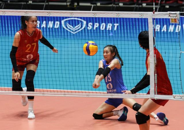 Thắng nhọc nhằn Indonesia, đội tuyển bóng chuyền nữ Việt Nam mất ngôi đầu bảng AVC Cup- Ảnh 2.