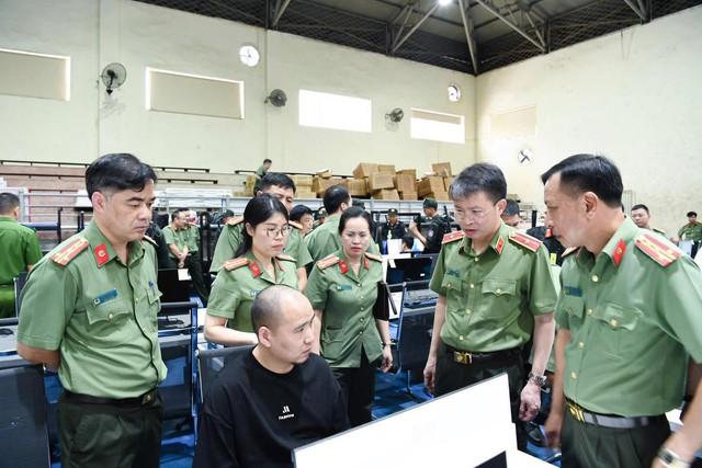Cận cảnh 'đại bản doanh' của nhóm lừa đảo 'chuồn' từ Campuchia sang Việt Nam - Ảnh 6.