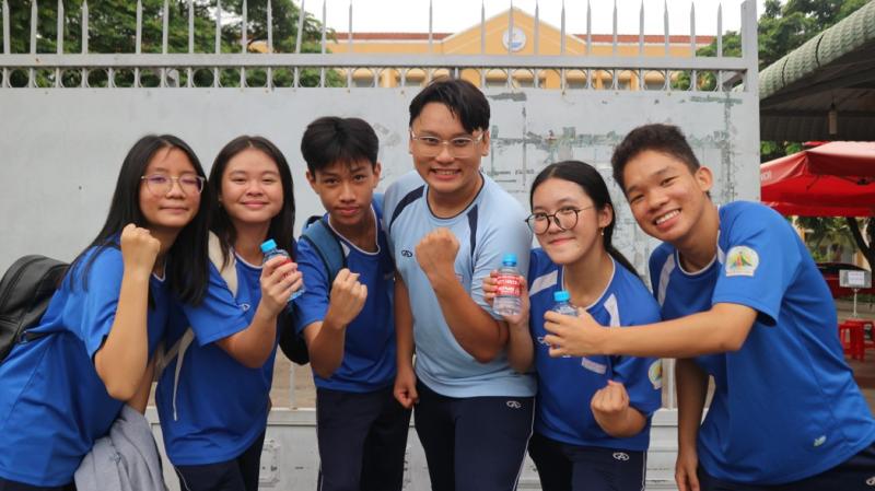 Không phải thí sinh vẫn tự đến điểm thi lớp 10 vì điều này... - Ảnh 1.