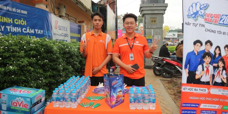 Không phải thí sinh vẫn tự đến điểm thi lớp 10 vì điều này... - Ảnh 2.