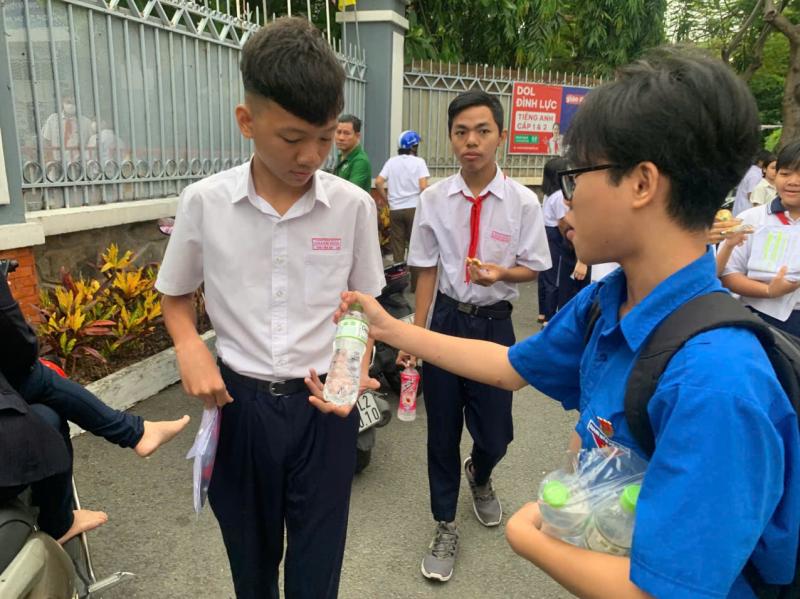 Không phải thí sinh vẫn tự đến điểm thi lớp 10 vì điều này... - Ảnh 3.