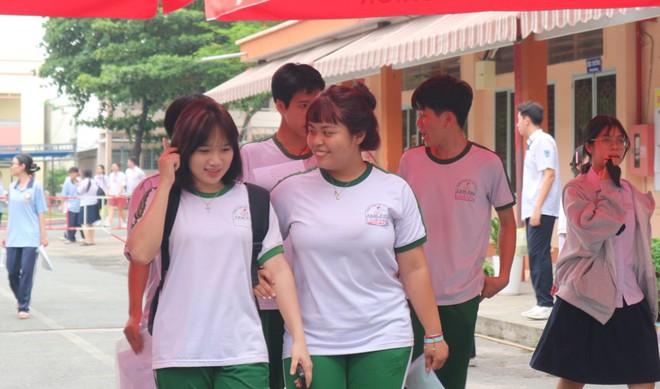 Đề toán tốt nghiệp THPT 2026 dễ, thí sinh ngủ gần 1 tiếng vẫn làm kịp - Ảnh 3.