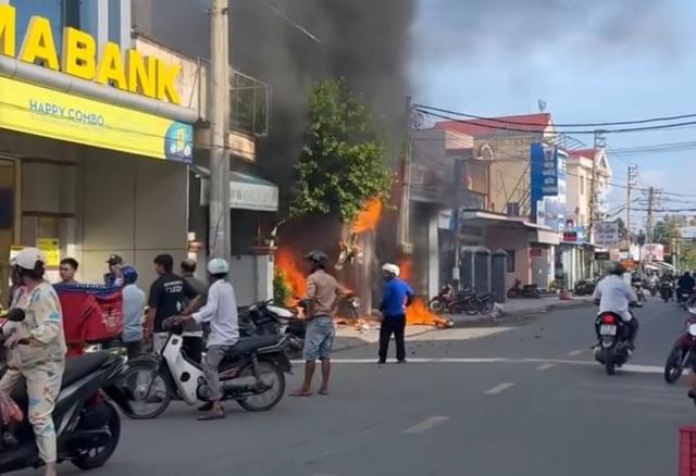 Cháy tiệm photocopy nghi do phóng hỏa, 1 cụ ông tử vong- Ảnh 1.