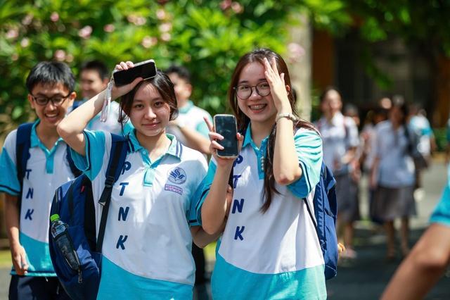 Thi tốt nghiệp THPT 2026: Phổ điểm môn ngữ văn từ 6 đến 7 điểm - Ảnh 1.