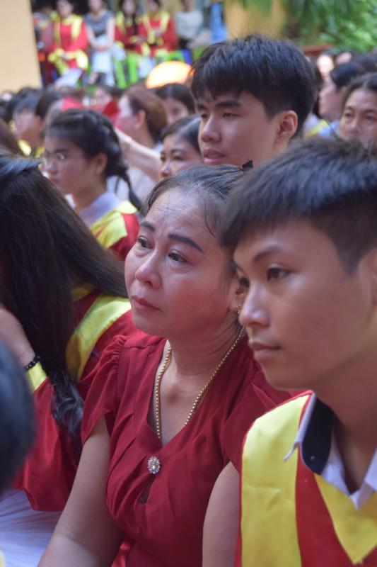 Thầy hiệu trưởng nhắn thí sinh 'phía trước là bầu  trời' trước ngày thi tốt nghiệp THPT - Ảnh 4.