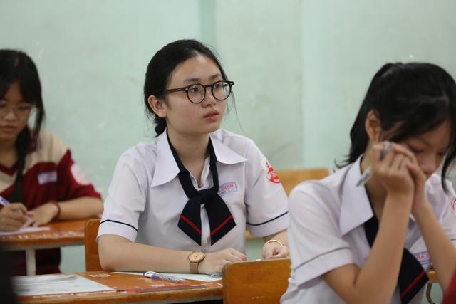 'Những chiếc lá' của Nguyễn Đình Thi bất ngờ với thí sinh thi tốt nghiệp THPT 2026 - Ảnh 5.