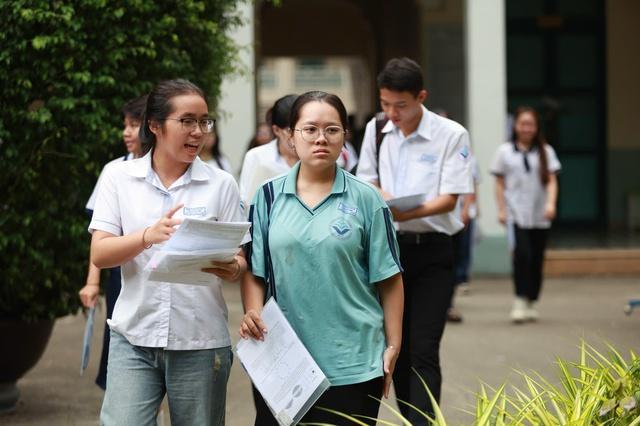'Hạt cườm' và 'bạn Bình' chặn thí sinh lấy điểm 9, 10 toán thi tốt nghiệp THPT - Ảnh 2.